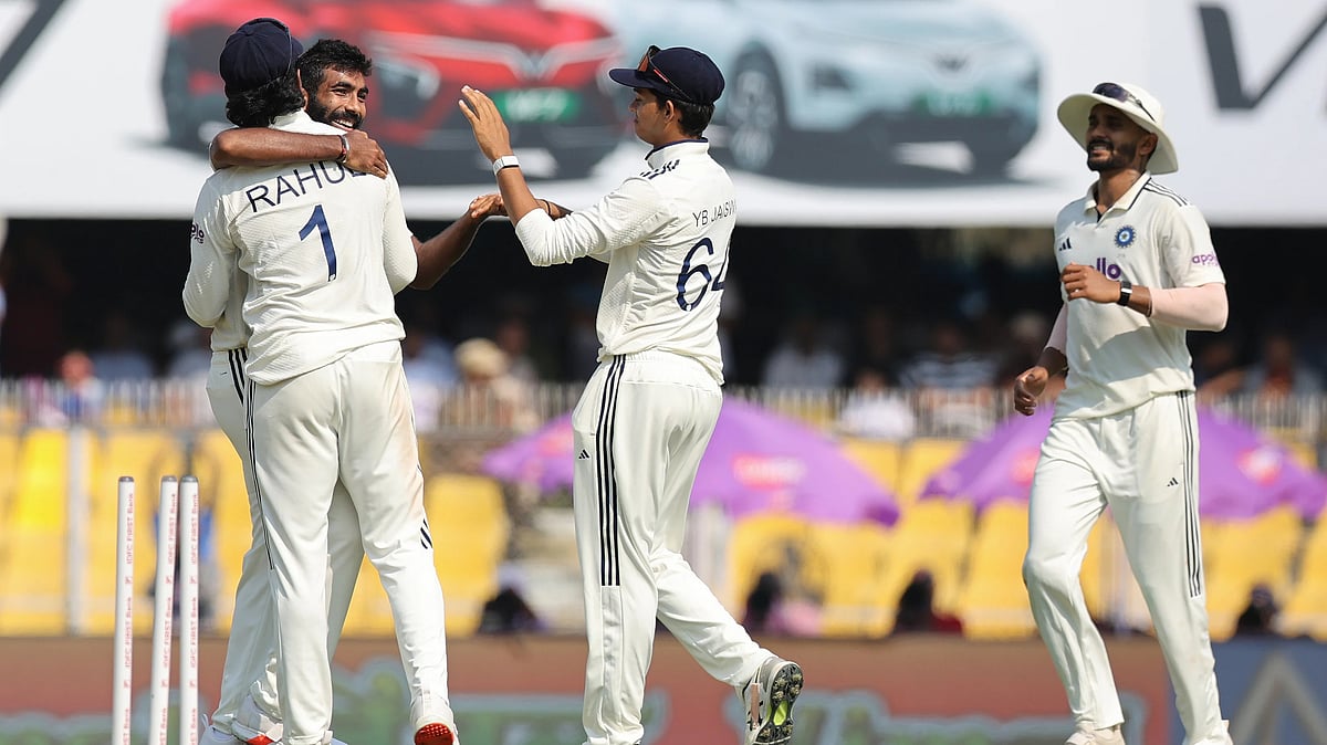 മാര്ക്രത്തെ ക്ലീന് ബൗള്ഡാക്കി ബുംറ; റിക്കല്ട്ടനെ മടക്കി കുല്ദീപ്; പ്രോട്ടീസിന് ഇരട്ട പ്രഹരം
