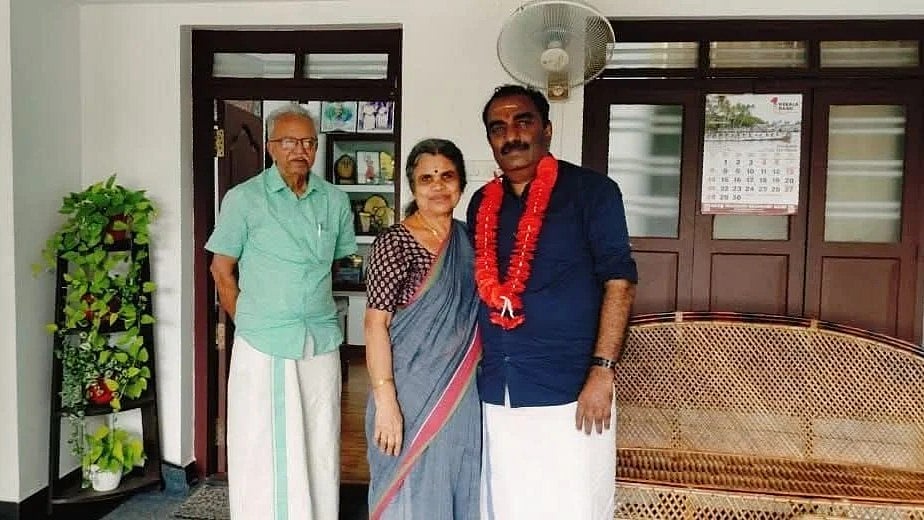 പത്തനംതിട്ടയില്‍ ബിജെപി ജില്ലാ കമ്മിറ്റി അംഗം സിപിഎമ്മില്‍; പാര്‍ട്ടി വിട്ടത് വി മുരളീധരന്റെ ബന്ധു