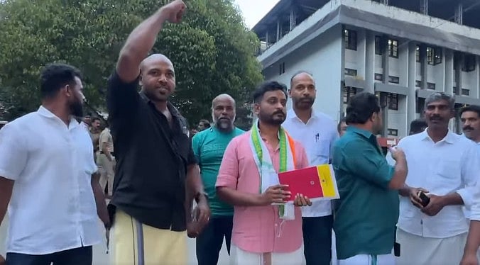 'എന്നെ വളർത്തിയ പാർട്ടിക്ക് മുറിവേൽക്കാൻ പാടില്ല'; വയനാട്ടിലെ യൂത്ത് കോണ്‍ഗ്രസ് വിമതന്‍ പത്രിക പിന്‍വലിച്ചു; കോണ്‍ഗ്രസിന് ആശ്വാസം