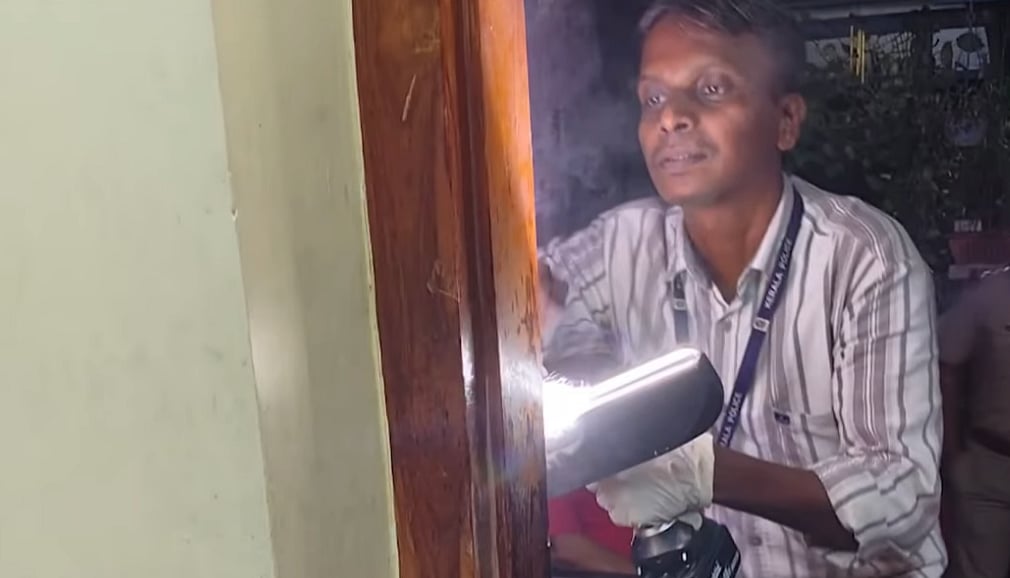 കുടുംബത്തോടൊപ്പം ഗുരുവായൂരില്‍ പോയി; സിസിടിവി ഓഫ് ചെയ്ത് മോഷ്ടാക്കള്‍ 23 പവനും ഡയമണ്ട് മോതിരവും കവര്‍ന്നു