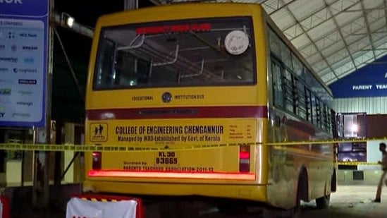 എന്‍ജിന്‍ ടര്‍ബോ ചൂടായി പൊട്ടിത്തെറിച്ചു; ചെങ്ങന്നൂര്‍ ഐഎച്ച്ആര്‍ഡി കോളജില്‍ ബസ് നന്നാക്കുന്നതിനിടെ മെക്കാനിക്ക് മരിച്ചു