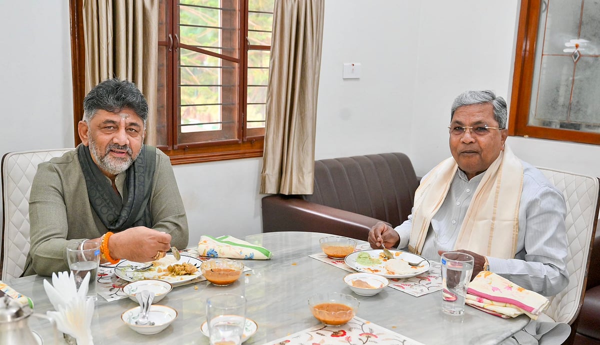 'ഇവിടെ ഒരു പ്രശ്നവുമില്ല, ഇനി ഉണ്ടാവുകയുമില്ല'; പ്രാതലിന് ഒന്നിച്ചിരുന്ന് സിദ്ധരാമയ്യയും ഡികെയും, ഒരുമിച്ച് വാര്‍ത്താ സമ്മേളനം