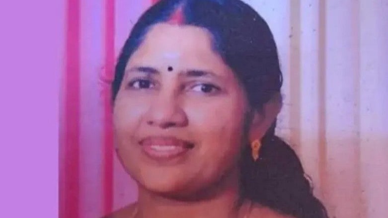 പ്രിന്റിങ് മെഷീനില്‍ സാരി കുടുങ്ങി, തലയിടിച്ച് വീണ് ജീവനക്കാരിക്ക് ദാരുണാന്ത്യം