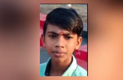 പരീക്ഷയെഴുതാനായി സ്‌കൂളിലേക്ക് പോകുന്നതിനിടെ എട്ടാംക്ലാസ് വിദ്യാര്‍ഥി ട്രെയിന്‍ ഇടിച്ചുമരിച്ചു