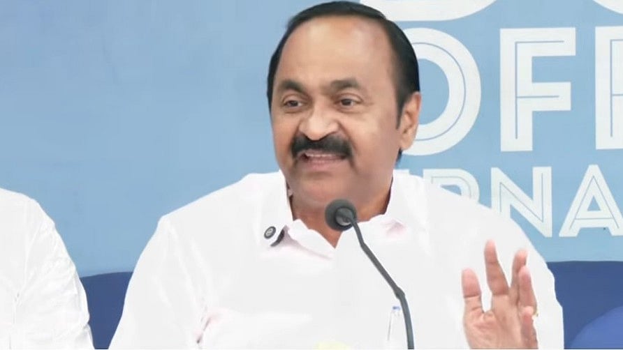 'ആരും സ്വയം സ്ഥാനാര്‍ഥിയായി പ്രഖ്യാപിക്കേണ്ട, മത്സരിപ്പിക്കാമെന്ന് ആര്‍ക്കും ഉറപ്പുനല്‍കിയിട്ടില്ല'; അതൃപ്തി വ്യക്തമാക്കി വി ഡി സതീശന്‍