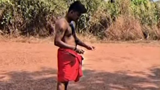 'പിണറായിയില്‍ പൊട്ടിയത് ബോംബ് അല്ല';  സിപിഎം പ്രവര്‍ത്തകന്റെ കൈപ്പത്തി ചിതറിയ അപകടം ഉണ്ടായത് റീല്‍സ് ചിത്രീകരണത്തിനിടെ