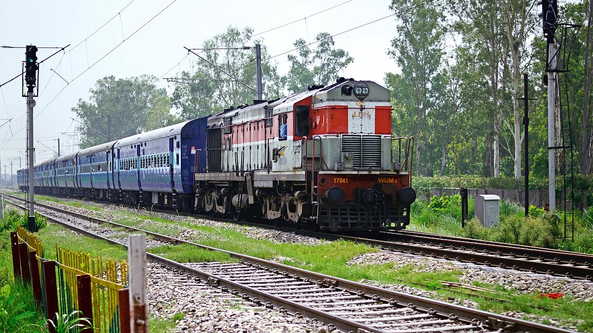 ട്രെയിനുകള്‍ക്ക് നേരെ കല്ലെറിഞ്ഞാല്‍ ജീവപര്യന്തം; നടപടി കടുപ്പിച്ച് റെയില്‍വേ 