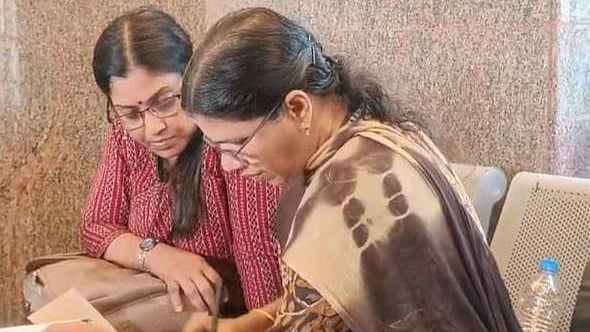 റെയില്‍വേ സ്റ്റേഷനില്‍ വെച്ച് കൈക്കൂലി വാങ്ങി; സർക്കാർ ഉദ്യോഗസ്ഥയെ കൈയോടെ പൊക്കി വിജിലന്‍സ്