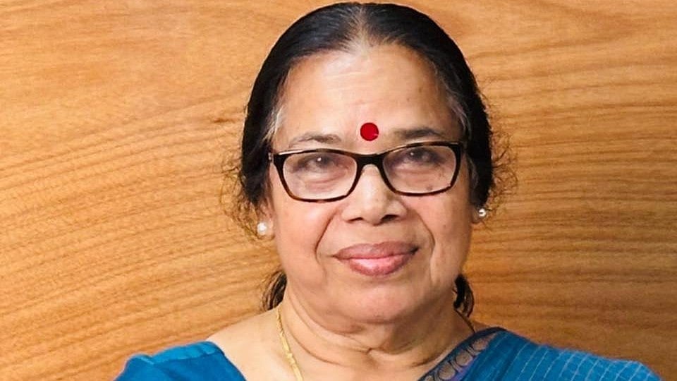 ട്രെയിന്‍ യാത്രയ്ക്കിടെ പി കെ ശ്രീമതിയുടെ ഫോണും ഹാന്‍ഡ്ബാഗും മോഷണം പോയി; അന്വേഷണം 