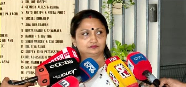 പോസ്റ്റര്‍ അടിച്ചത് പാര്‍ട്ടി പോസിറ്റീവായി പറഞ്ഞതു കൊണ്ട്, സീറ്റില്ലെങ്കിലും പ്രശ്‌നമില്ല; ദീപ്തി മേരി വര്‍ഗീസ് 