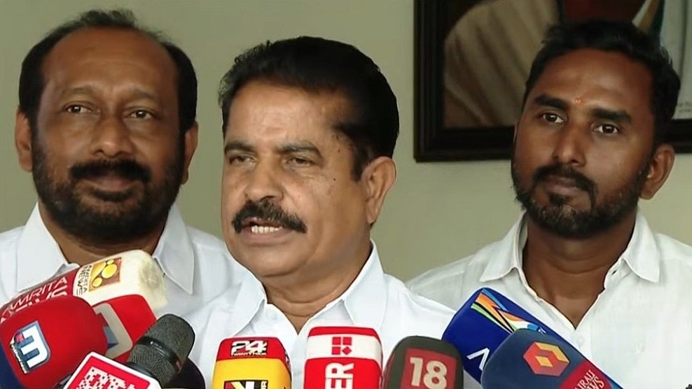 ക്ഷേത്രങ്ങളിൽ നടത്തേണ്ട കൊള്ളകളെപ്പറ്റിയാണോ ഉണ്ണികൃഷ്ണൻ പോറ്റിയുടെ ചെവിയിൽ മുഖ്യമന്ത്രി പറഞ്ഞത് : അടൂർ പ്രകാശ്
