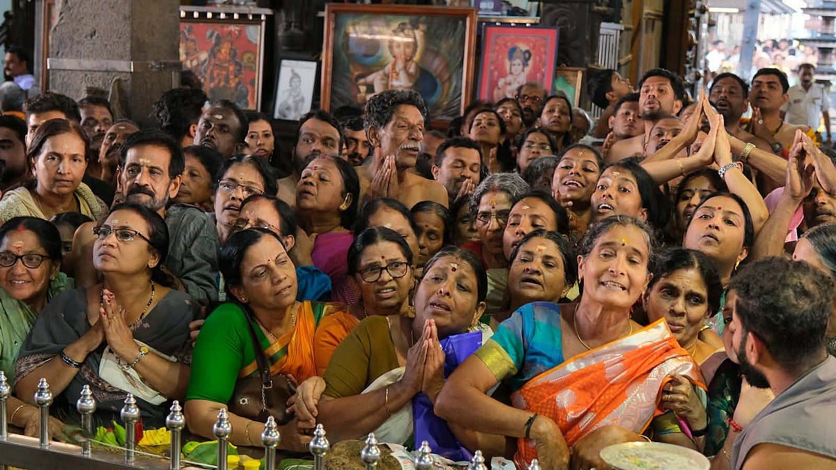 കളഭനിറവിൽ ഗുരുവായുരപ്പൻ; ദർശനം തേടി ഭക്തസഹസ്രങ്ങൾ