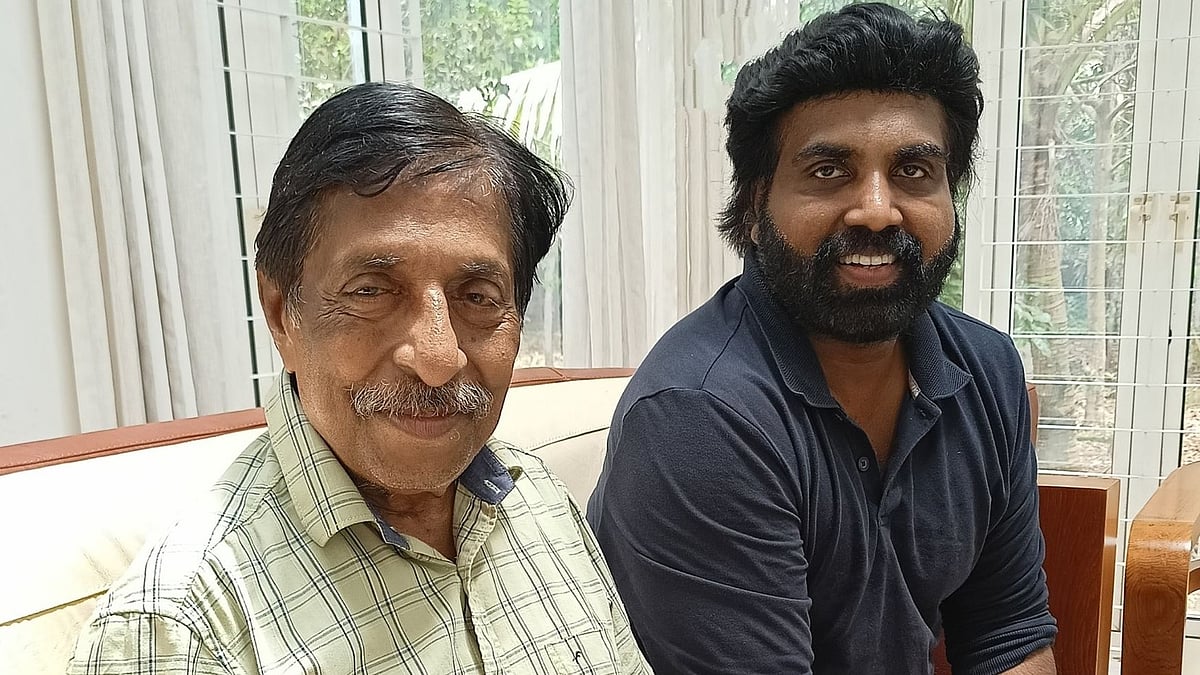 'സി​ഗരറ്റ് ഇല്ലെന്ന് പറഞ്ഞപ്പോൾ ശ്രീനിയേട്ടൻ്റെ സ്വരം കടുത്തു'; വൈകാരികമായ കുറിപ്പ് പങ്കുവച്ച് സംവിധായകൻ