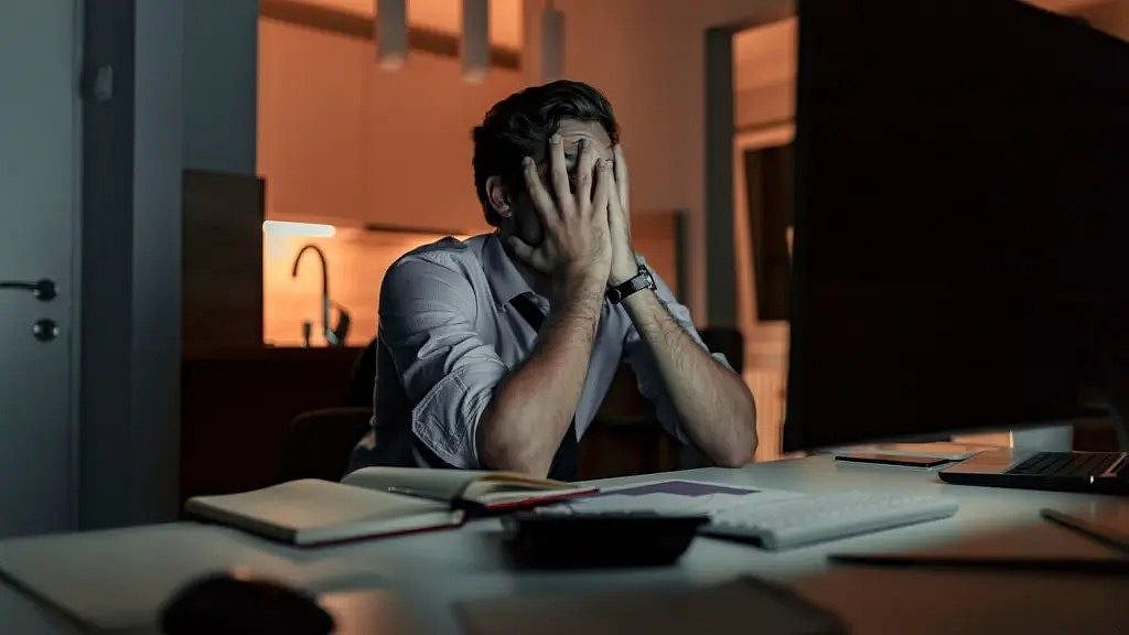 താങ്ങാനാവാത്ത സമ്മർദം, ഹൃദ്രോ​ഗമില്ലാത്തവരും കുഴഞ്ഞു വീണു മരിക്കുന്നു; ഡോക്ടറുടെ കുറിപ്പ് 