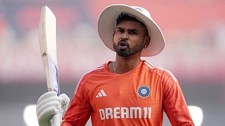 ശ്രേയസ് അയ്യര്‍ വീണ്ടും കളത്തിലേക്ക് തിരിച്ചെത്തുന്നു; വിജയ് ഹസാരെ ട്രോഫിയില്‍ കളിച്ചേക്കും