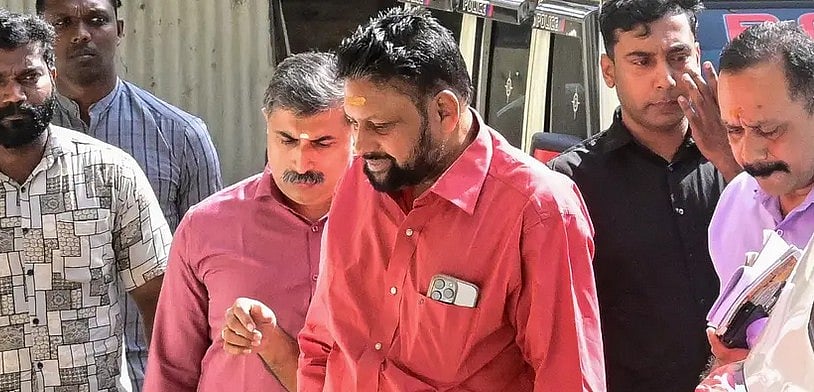 ശബരിമല സ്വര്‍ണക്കൊള്ള: തന്ത്രിയുടെ സാമ്പത്തിക ഇടപാടുകള്‍ വിശദമായി അന്വേഷിക്കാന്‍ എസ്ഐടി
