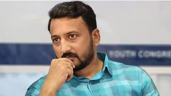 'പ്രായപൂര്‍ത്തിയാകാത്ത കുട്ടിയുള്‍പ്പടെ പത്ത് പേരെ പീഡനത്തിന് ഇരയാക്കി' രാഹുലിനെതിരെ പരാതിക്കാരി മുദ്രവച്ച കവര്‍ കൈമാറി