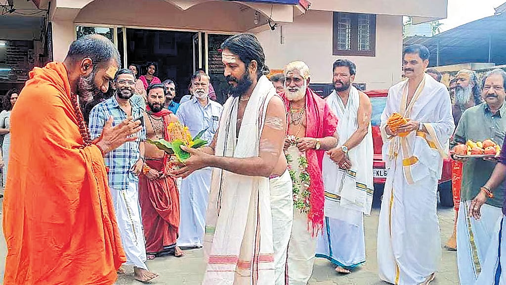 'ഭാരതപ്പുഴ കയ്യേറി';  തിരുനാവായയിലെ കുംഭമേളയുടെ ഒരുക്കങ്ങള്‍ തടഞ്ഞ് സര്‍ക്കാര്‍