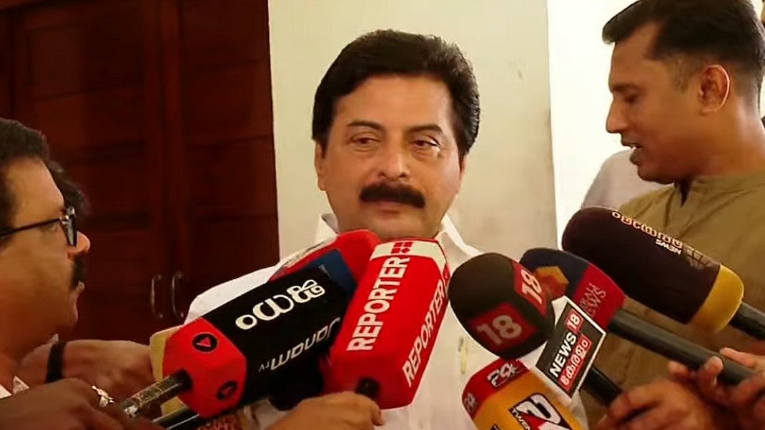 'വിസ്മയം സൃഷ്ടിക്കേണ്ട കാര്യമെന്തിരിക്കുന്നു, ഇത് വല്ലാത്ത കൂത്തല്ലേ സത്യത്തില്‍'; മുന്നണി മാറ്റമില്ലെന്ന് റോഷി അഗസ്റ്റിന്‍ 