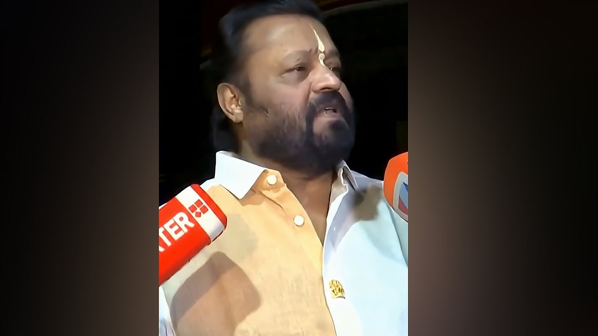 'കുളത്തില്‍ താമര വിരിഞ്ഞു നില്‍ക്കുന്നത് കാണുമ്പോള്‍ ആരെങ്കിലും പെട്രോളൊഴിച്ച് കത്തിക്കുമോ?'; കലോത്സവ വേദിയിലെത്തി സുരേഷ്‌ഗോപി