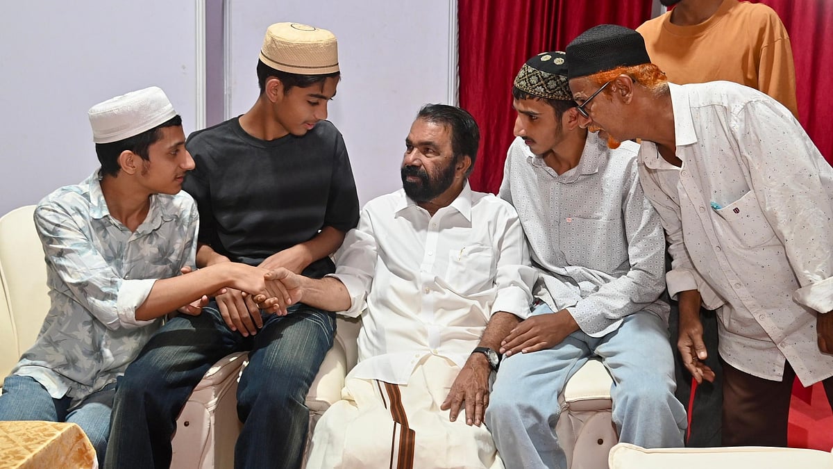 കലോത്സവ വിജയികളായി കശ്മീരി വിദ്യാര്ഥികളും; അഭിനന്ദിച്ച് മന്ത്രി വി ശിവന്കുട്ടി