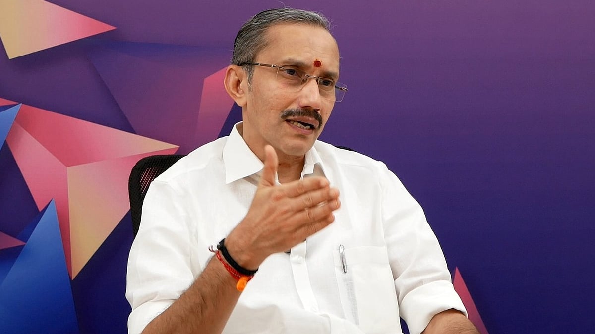 'ശശി തരൂർ അടിസ്ഥാനപരമായി ഒരു കോണ്‍ഗ്രസുകാരനല്ല; പറ്റിയ പ്ലാറ്റ്‌ഫോം ബിജെപി'