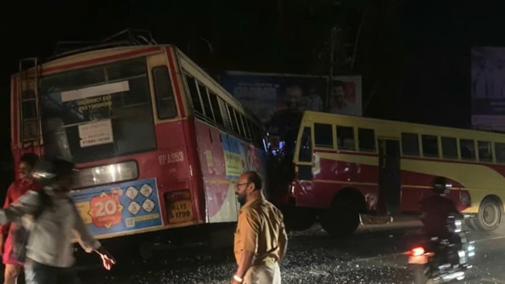 നെയ്യാറ്റിന്‍കരയില്‍ കെഎസ്ആര്‍ടിസി ബസുകള്‍ കൂട്ടിയിടിച്ചു; എട്ടു പേര്‍ക്ക് പരിക്ക്