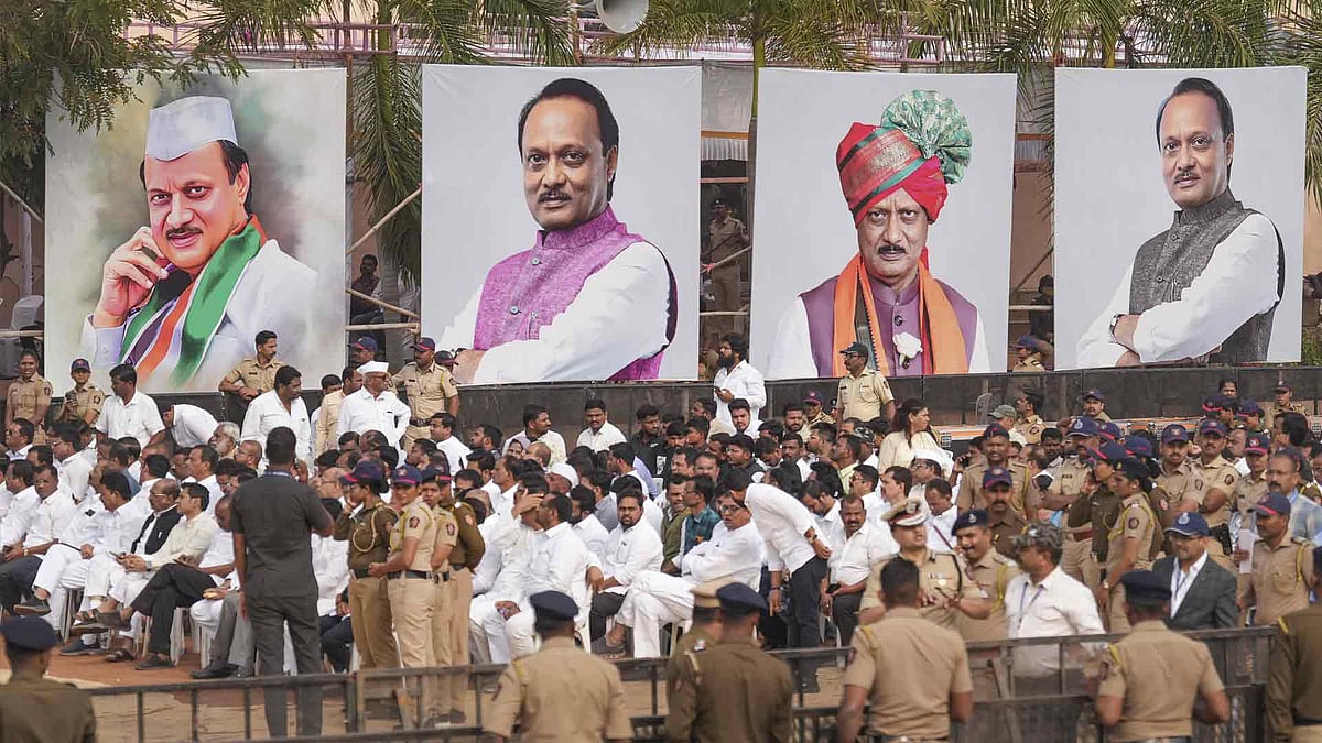 'അജിത് ദാദാ അമര്‍ രഹേ'; അജിത് പവാറിന് ജന്മനാടിന്റെ  യാത്രയയപ്പ് 