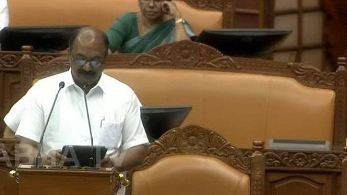 'മതമല്ല, മതമല്ല പ്രശ്‌നം- എരിയുന്ന വയറിലെ തീയാണ് പ്രശ്‌നം, അതാണ് ഞങ്ങളുടെ രാഷ്ട്രീയം'; വര്‍ഗീയതയ്‌ക്കെതിരെ സംസ്ഥാന ബജറ്റ് 