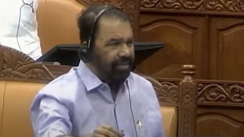 സതീശന്‍ മുഖ്യമന്ത്രിയാവാന്‍ പഠിക്കുന്നു, സകലരോടും പുച്ഛം: വി ശിവന്‍കുട്ടി