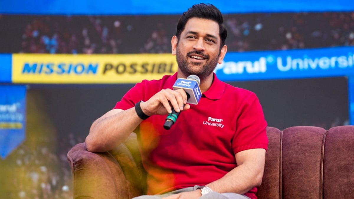'കമന്റേറ്ററാവാന്‍  ഞാനില്ല', താരങ്ങളെ  വിമർശിക്കാൻ അറിയില്ലെന്ന്  ധോനി