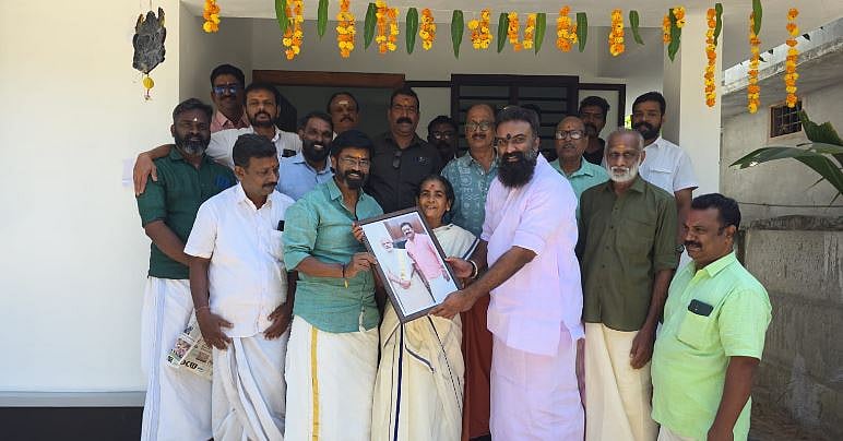 സുരേഷ് ഗോപിയുടെ കലുങ്ക് സംവാദത്തില്‍ ചോദിച്ചു, നാലു മാസത്തിനകം സത്യഭാമ അമ്മയ്ക്കു വീടായി