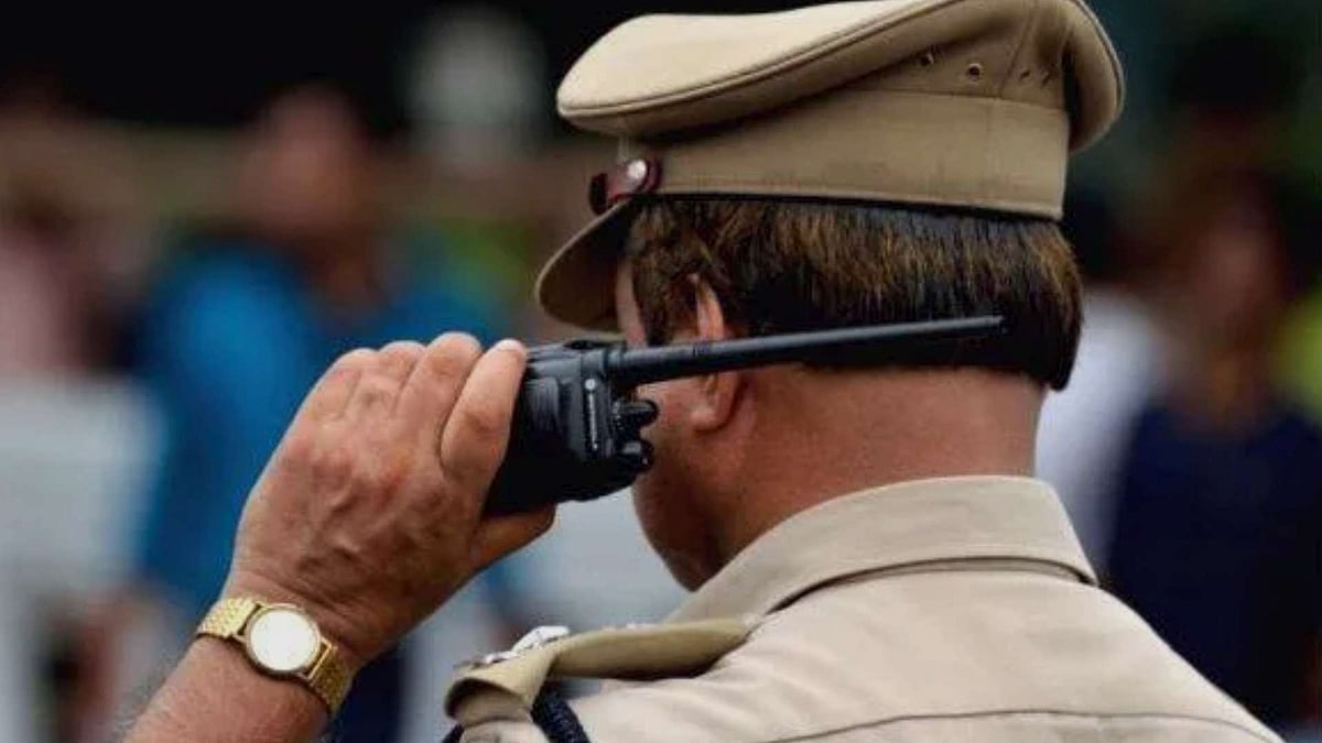 വയര്‍ലെസ് സന്ദേശത്തിലൂടെ നാടകീയ സ്ഥലംമാറ്റം; എസ്‌ഐക്കും എഎസ്‌ഐക്കും അടിയന്തര ട്രാന്‍സ്ഫര്‍