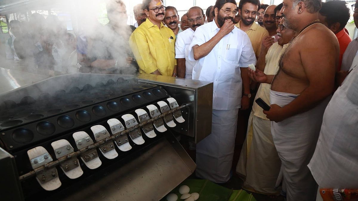 മണിക്കൂറില്‍ അയ്യായിരം ഇഡ്ഢലി തയ്യാര്‍; ഗുരുവായൂരപ്പന് വഴിപാടായി പുത്തന്‍ മെഷീന്‍ സമര്‍പ്പിച്ച് കാനഡയിലെ ഹോട്ടല്‍ വ്യവസായി