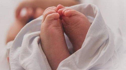 തിരുവനന്തപുരത്ത് മാസം തികയാതെ പിറന്ന കുഞ്ഞിന്റെ മൃതദേഹം ബാഗില്‍; അന്വേഷണം 