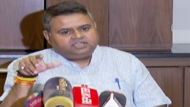 'നിയമസഭാ തെരഞ്ഞെടുപ്പില്‍ സീറ്റ് നല്‍കാമെന്ന് പറഞ്ഞ് കോടികള്‍ വാങ്ങി';  വേണുഗോപാലിനും കൊടിക്കുന്നിലിനുമെതിരെ പരാതി