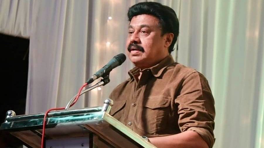 'ഉഡായിപ്പ് ഡയലോഗുകൾ പറഞ്ഞ് ഗോളടിക്കാമെന്ന് ധരിക്കുന്നെങ്കിൽ, അത് സെൽഫ് ഗോൾ ആകുമെന്നോർക്കുക'