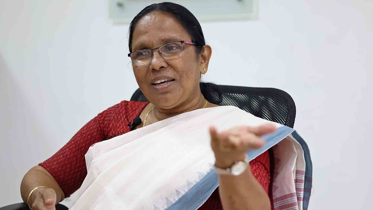 'എന്തിനാണ് എന്നെ ഒറ്റപ്പെടുത്തുന്നത്? ; സെക്രട്ടേറിയറ്റ് യോഗത്തില്‍ വികാരഭരിതയായി കെ കെ ശൈലജ