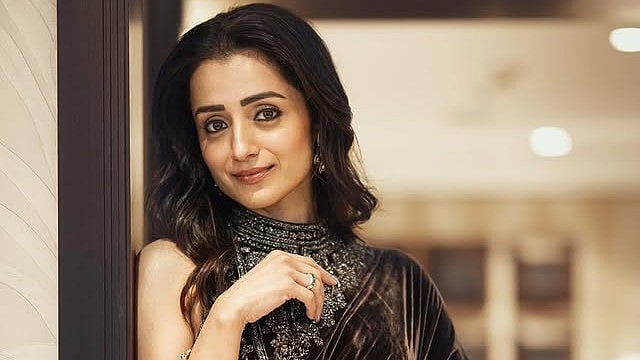 'തൃഷയ്ക്ക് പെണ്ണുങ്ങളോടാണ് താല്പര്യം, വിജയ് അവരുടെ കയ്യിലെ പാവ'; ​നടിക്കെതിരെ ആരോപണവുമായി ​ഗായിക