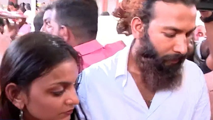 'ഈ കല്യാണമാണ് യഥാര്‍ഥ കേരള സ്‌റ്റോറി, കേരളം സ്വര്‍ഗമാണ് എന്നു തെളിഞ്ഞിരിക്കുന്നു', മൊണാലിസയുടെ വിവാഹത്തില്‍ പങ്കെടുത്ത് മന്ത്രി വി ശിവന്‍കുട്ടി 