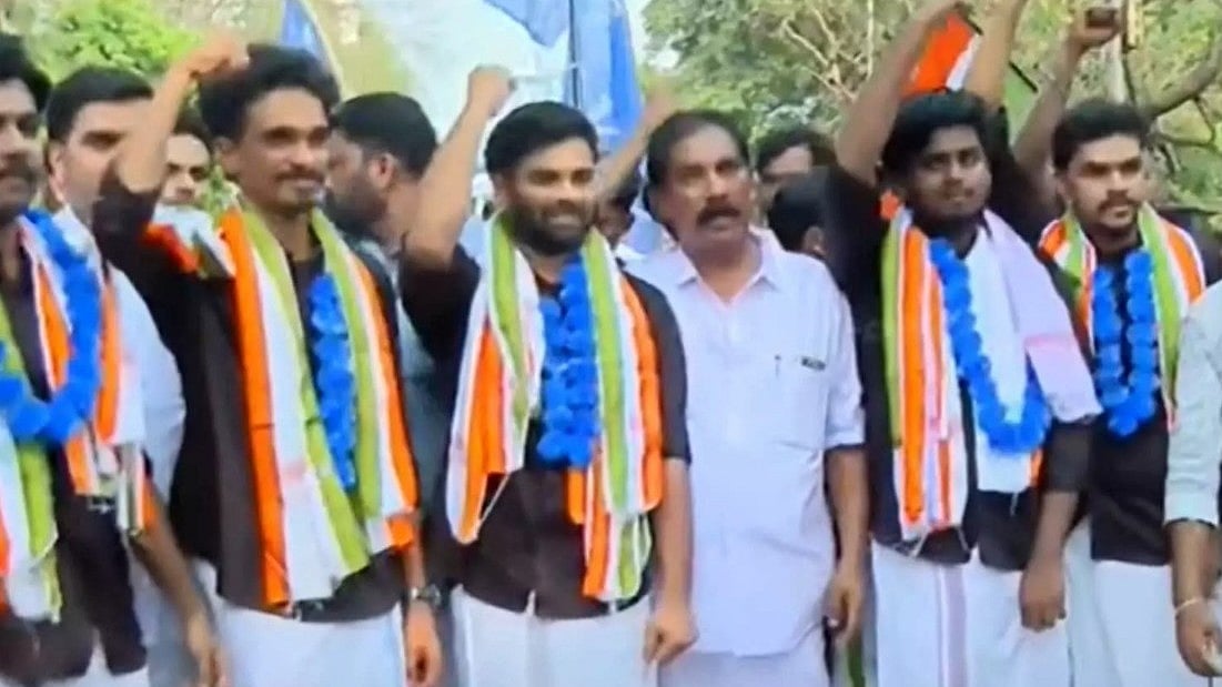 ആരോഗ്യമന്ത്രിക്കെതിരായ പ്രതിഷേധം;  കെ എസ് യു പ്രവര്‍ത്തകര്‍ക്ക് ജാമ്യം, ജയിലിനുമുന്നില്‍ സ്വീകരണം