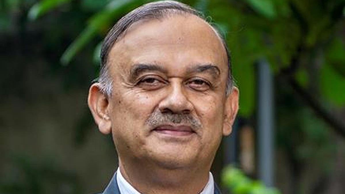 എച്ച്ഡിഎഫ്സി ബാങ്ക് ചെയര്‍മാന്‍ അതാനു ചക്രവര്‍ത്തി രാജിവെച്ചു; ബാങ്ക് ഓഹരിയില്‍ ഇടിവ്