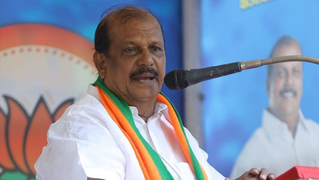 'കുറച്ചു പിതാക്കന്മാര്‍ ഊളത്തരവും പറഞ്ഞു നടക്കുന്നു; ക്രിസ്ത്യാനികളെ ചുമക്കുന്നത് ബിജെപിയുടെ മാന്യത'; അധിക്ഷേപിച്ച് പി സി ജോര്‍ജ്
