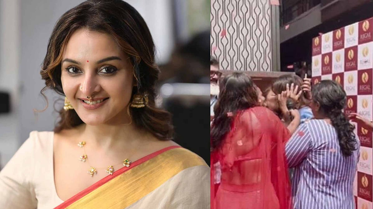 അതിരുവിട്ട ആരാധന; മഞ്ജു വാര്യരെ ബലമായി ചുംബിച്ച് ആരാധിക; ഞെട്ടലോടെ വേദിയിലുള്ളവര്‍, വിഡിയോ 