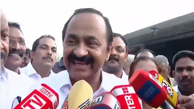 'സിപിഎം ശവംതീനികള്‍; എട്ട് ജില്ലകള്‍ വടക്കു നിന്ന് എണ്ണിക്കഴിയുമ്പോള്‍ യുഡിഎഫ് കേവല ഭൂരിപക്ഷം കടക്കും, 100 സീറ്റുറപ്പ്'