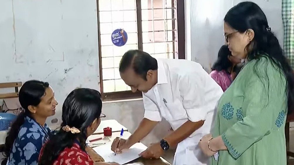 Kerala Election 2026: കേരളം വിധിയെഴുതുന്നു, വോട്ടെടുപ്പ് തുടങ്ങി; ജനാധിപത്യത്തെ വിജയിപ്പിക്കണമെന്ന് വിഡി സതീശന്‍