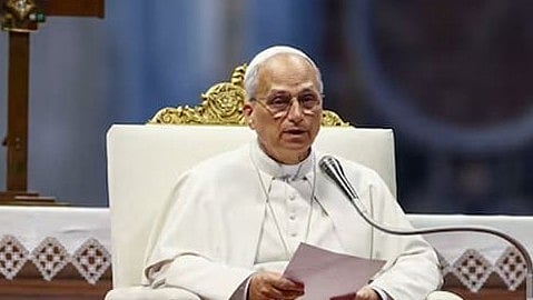 'അമേരിക്കയുടെ പക്ഷം പിടിക്കുന്നതാണ് നല്ലത്', മാര്‍പാപ്പയെ വിരട്ടി ട്രംപ് ഭരണകൂടം; ലിയോ പതിനാലാമന്‍ സന്ദര്‍ശനം റദ്ദാക്കിയേക്കും