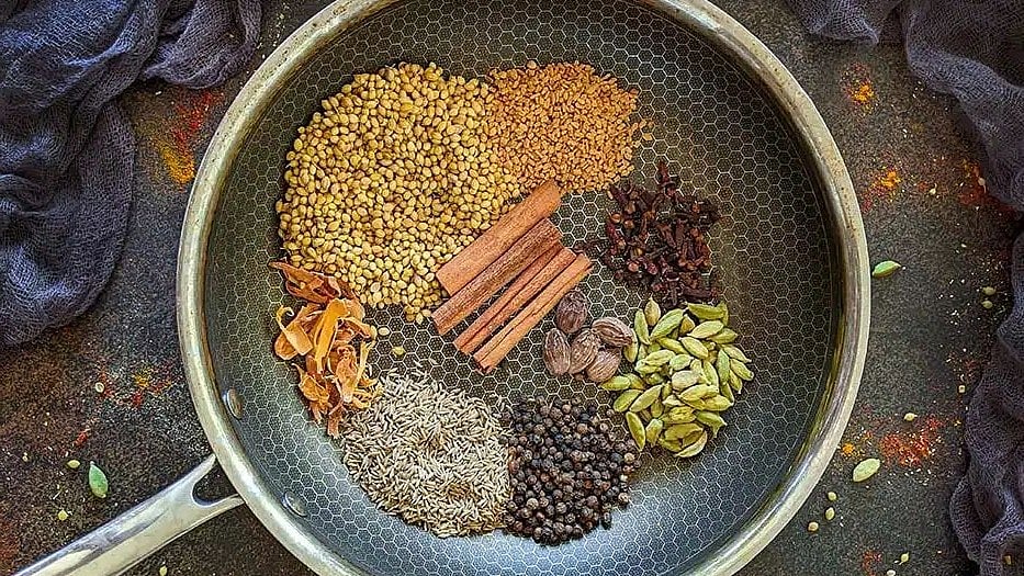 കണ്ണൊന്ന് മാറിയാൽ കരിയും, മസാല ചൂടാക്കുമ്പോൾ ശ്രദ്ധിക്കേണ്ട കാര്യങ്ങൾ
