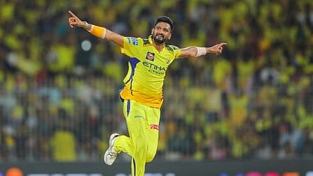 ചെന്നൈക്ക് തിരിച്ചടി; പരിക്കേറ്റ പേസര്‍ ഖലീല്‍ അഹമ്മദ് പുറത്ത്