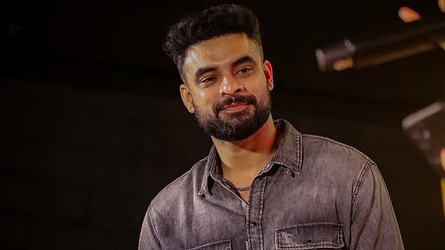 'താനൊരു സത്യ ക്രിസ്ത്യാനിയല്ലേ, ഇങ്ങനെ ചെയ്യാന്‍ പാടുണ്ടോ'; കോപ്പിയടിച്ച് പിടിച്ച കഥ പങ്കിട്ട് ടൊവിനോ 